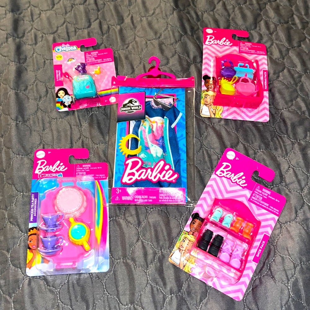Brand new Barbie accessories & Jurassic Park outfit